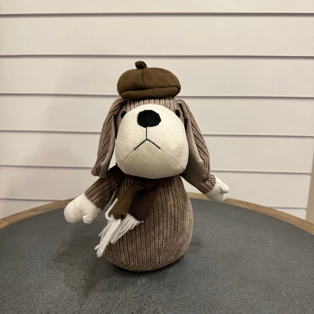 Dogdoor stop with hat and scarf - light brown, espresso and white